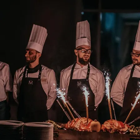 Отель Magnus 4*